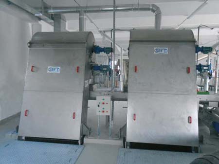 Fine bar-hook screen for mechanical treatment